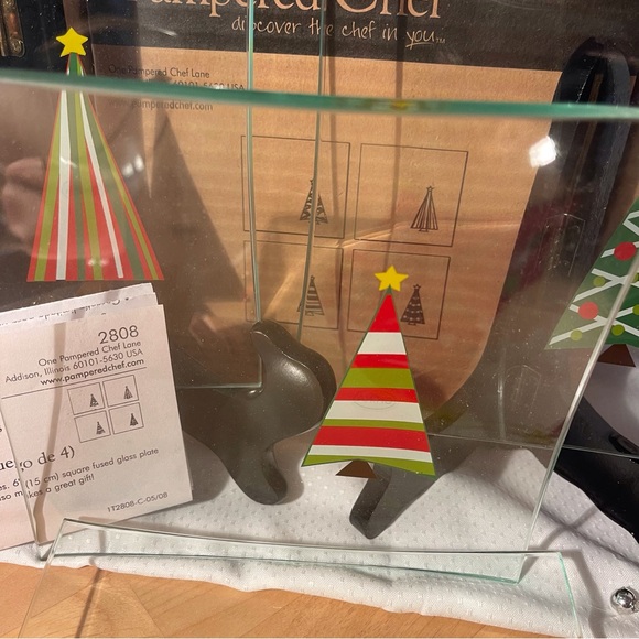 Pampered Chef Holiday Appetizer Plates 4 NEW - Picture 2 of 10